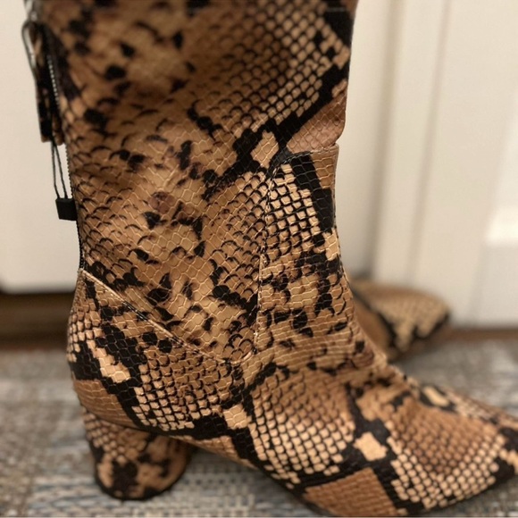 Zara faux snakeskin chunky mod go go boots. Size 6 NWOT - Picture 4 of 8